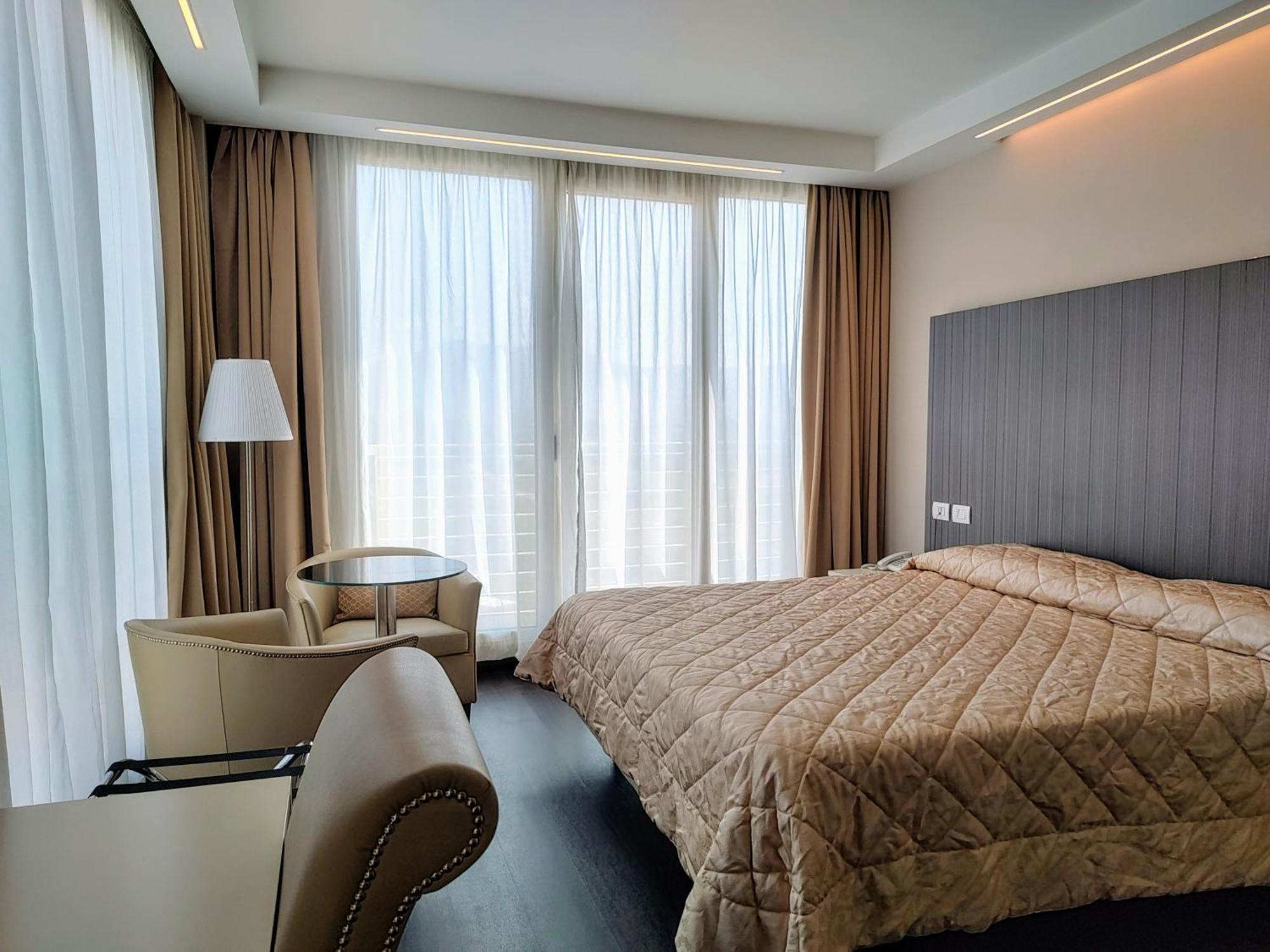 Hotel Datini ปาล์มเดดเซิร์ท ภายนอก รูปภาพ